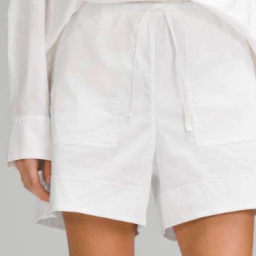lululemon athletica White Cargo Shorts Cotton  Poplin High Rise